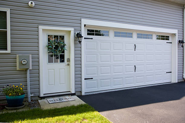 24/7 Emergency Garage Door Panel Replacement experts in Bernardsville, NJ